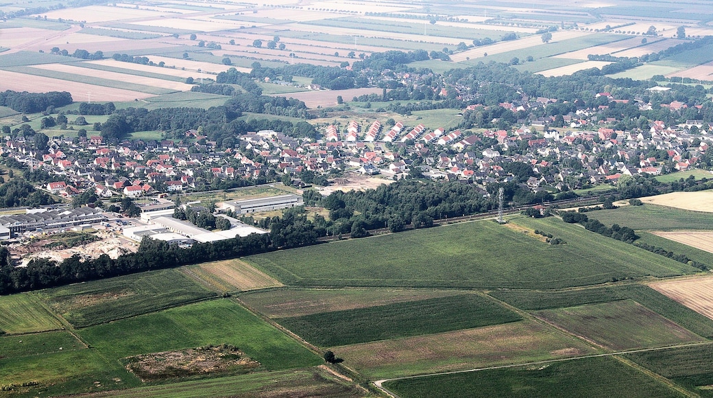 Luftaufnahme Bremen; entlang der A1 (auf der Südseite) vom Bremer Kreuz bis zum Weserpark (Blick aus der linken Flugzeugseite) - Kreisen über dem Bremer Kreuz und überdem Weserpark