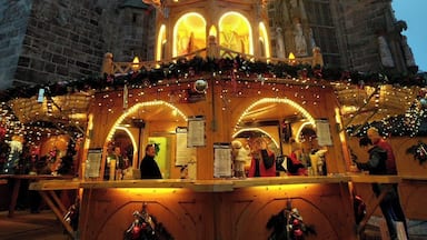 Ansbach Christmas market! Different than Nurnberg and much smaller.