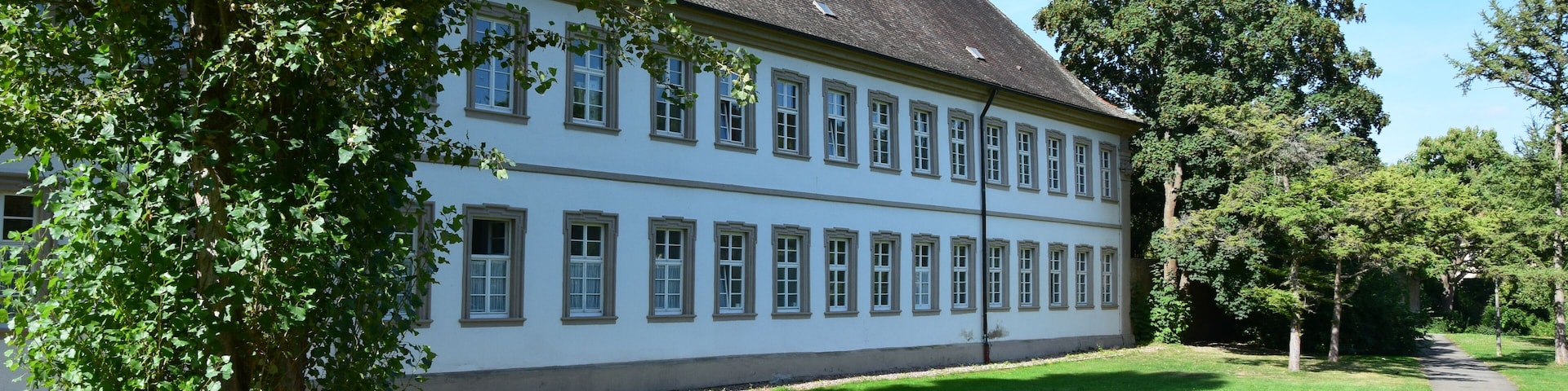 Gebäude des Deutschordensschlosses in Bad Mergentheim im Main-Tauber-Kreis, Deutschland. Heute als Amtsgericht genutzt.