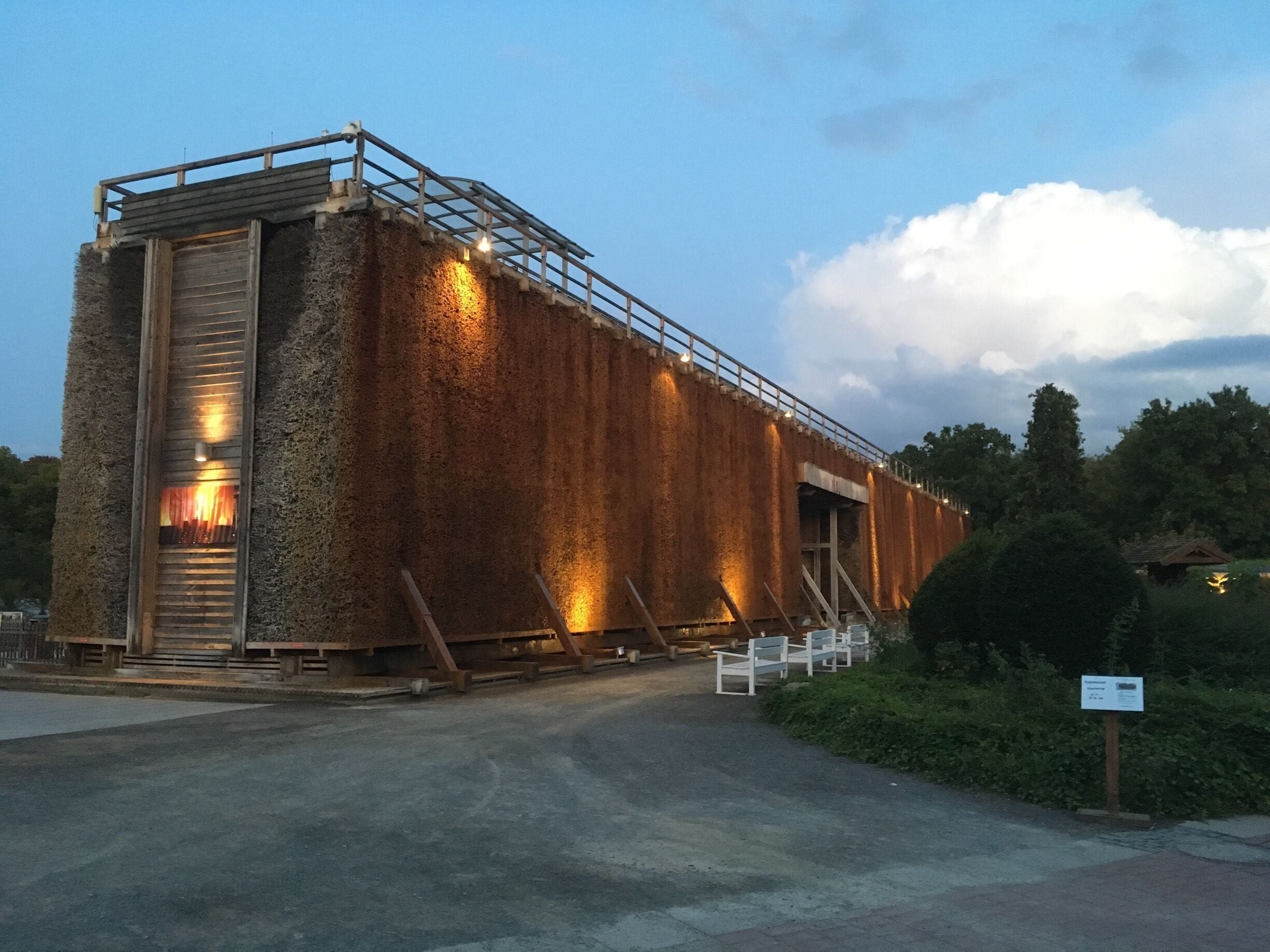 Walked downtown, discovered these alien structures. Ancient saline water drips down and causes a healthy sea-like mist. You can actually walk inside them for an optimal effect. In case your throat stills hurts: there is a great ice cream parlor nearby.

http://gradierwerk-badsalzungen.de/