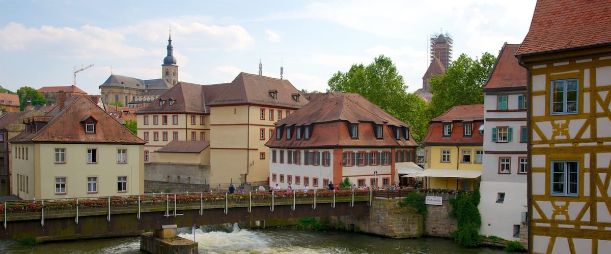 Bamberg showing heritage architecture, a small town or village and a bridge
