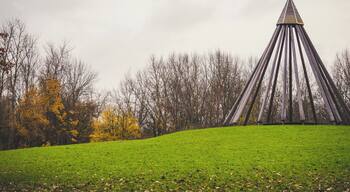 Telephoto photowork in the fall.