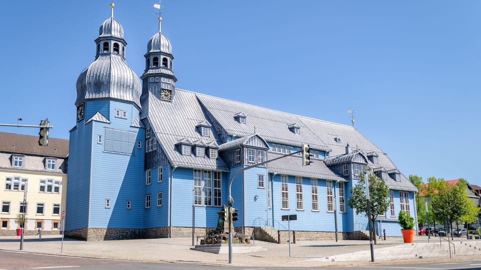 The blue Market Church of the Holy Spirit in Clausthal-Zellerfeld (Lower Saxony) is Germany's biggest wooden church and built between 1639 and 1642. It is an Evangelic Lutheran church.