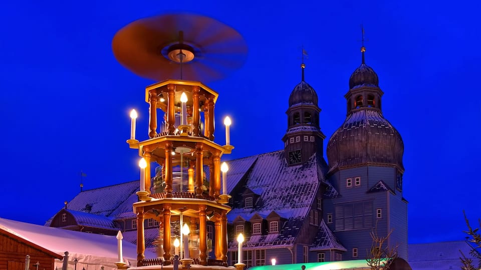 Clausthal-Zellerfeld Marktkirche und Weihnachtsmarkt 01