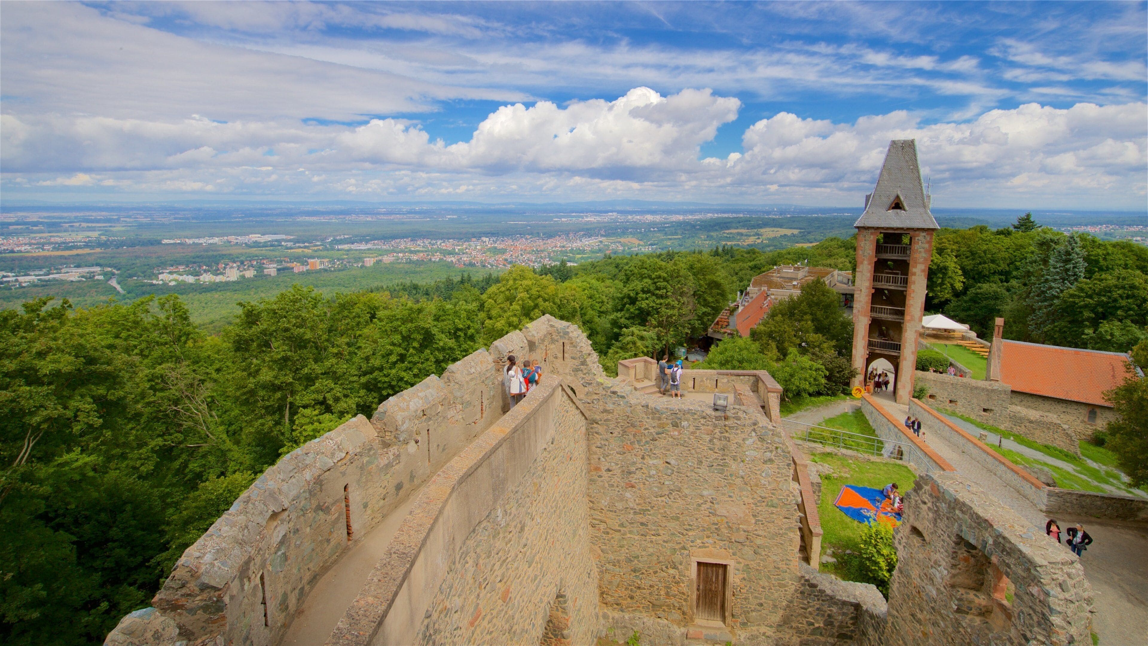 Darmstadt que incluye situaciones tranquilas y arquitectura patrimonial