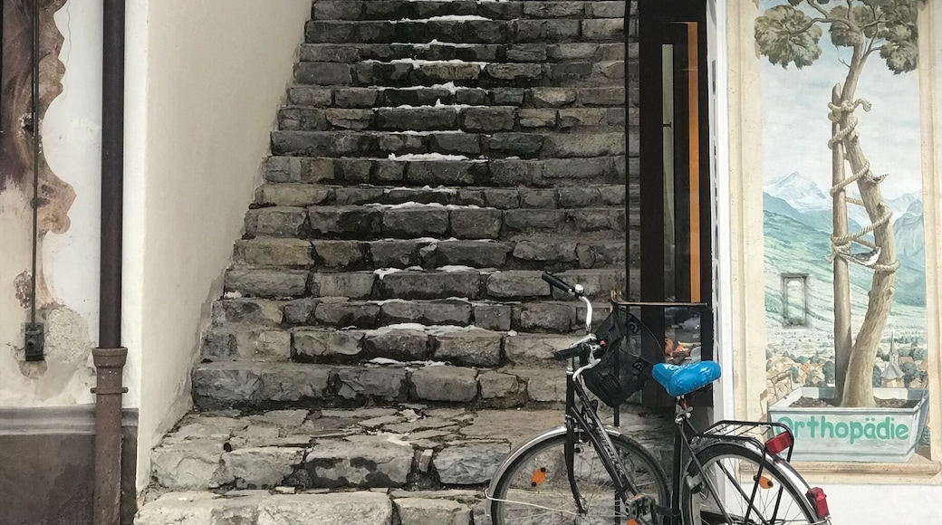 Side stairs