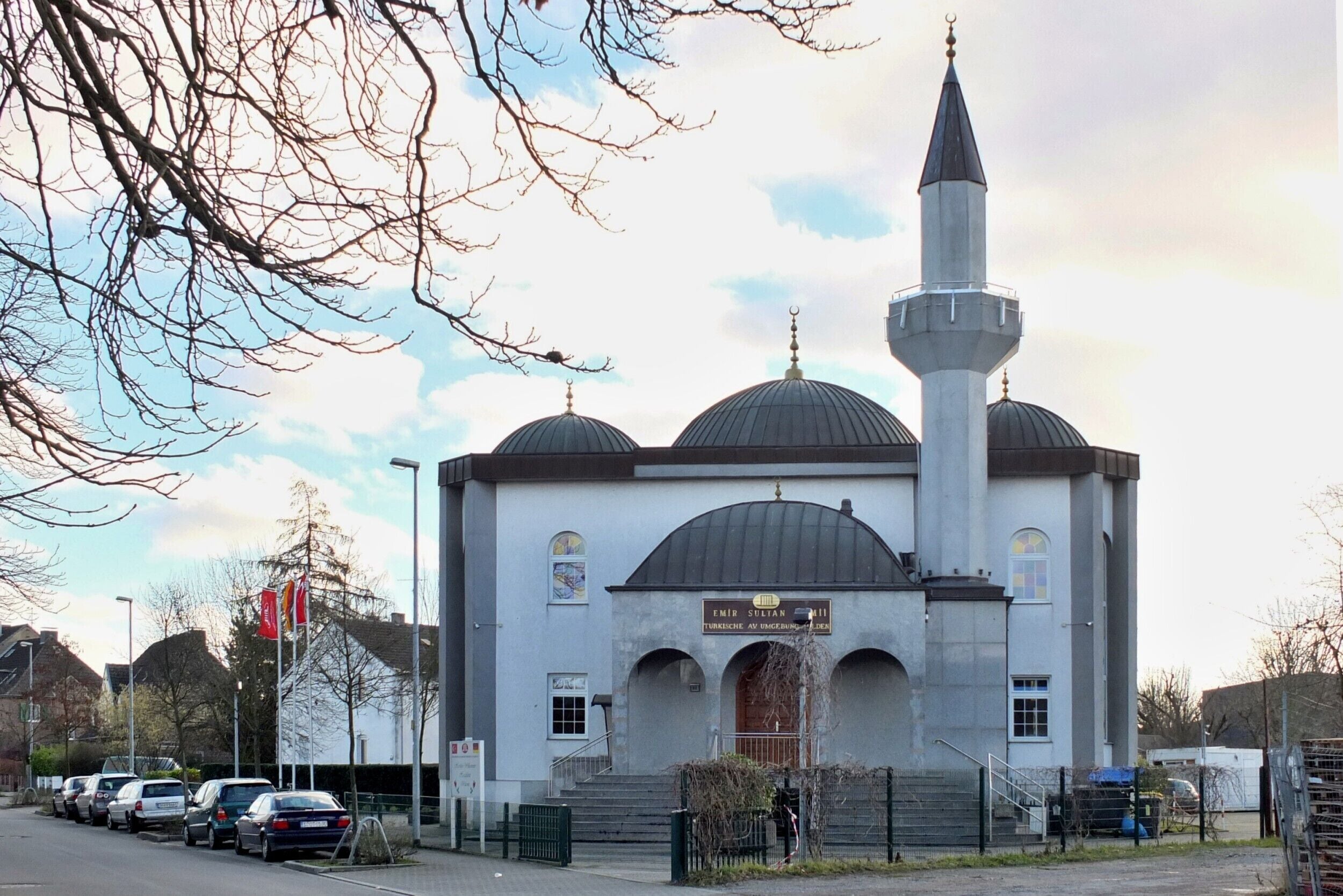 Emir-Sultan-Moschee, Hilden, Otto-Hahn-Straße 32