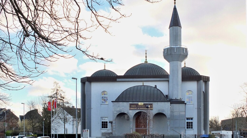 Emir-Sultan-Moschee, Hilden, Otto-Hahn-Straße 32