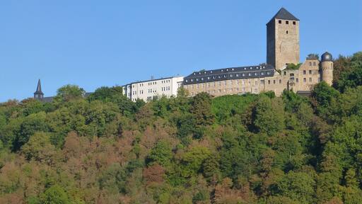 Burg Lichtenberg; Blick von der HohlstraĂe in Ruthweiler