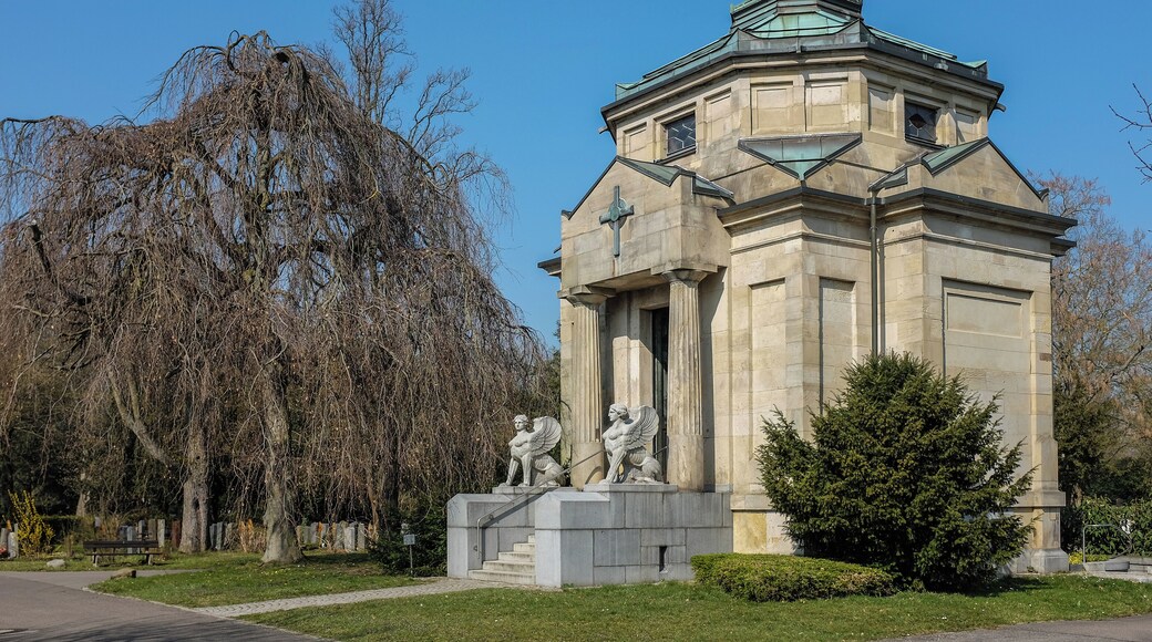 Hauptfriedhof Karlsruhe - BĂŒrklin'sches Mausoleum - Seitenansicht
