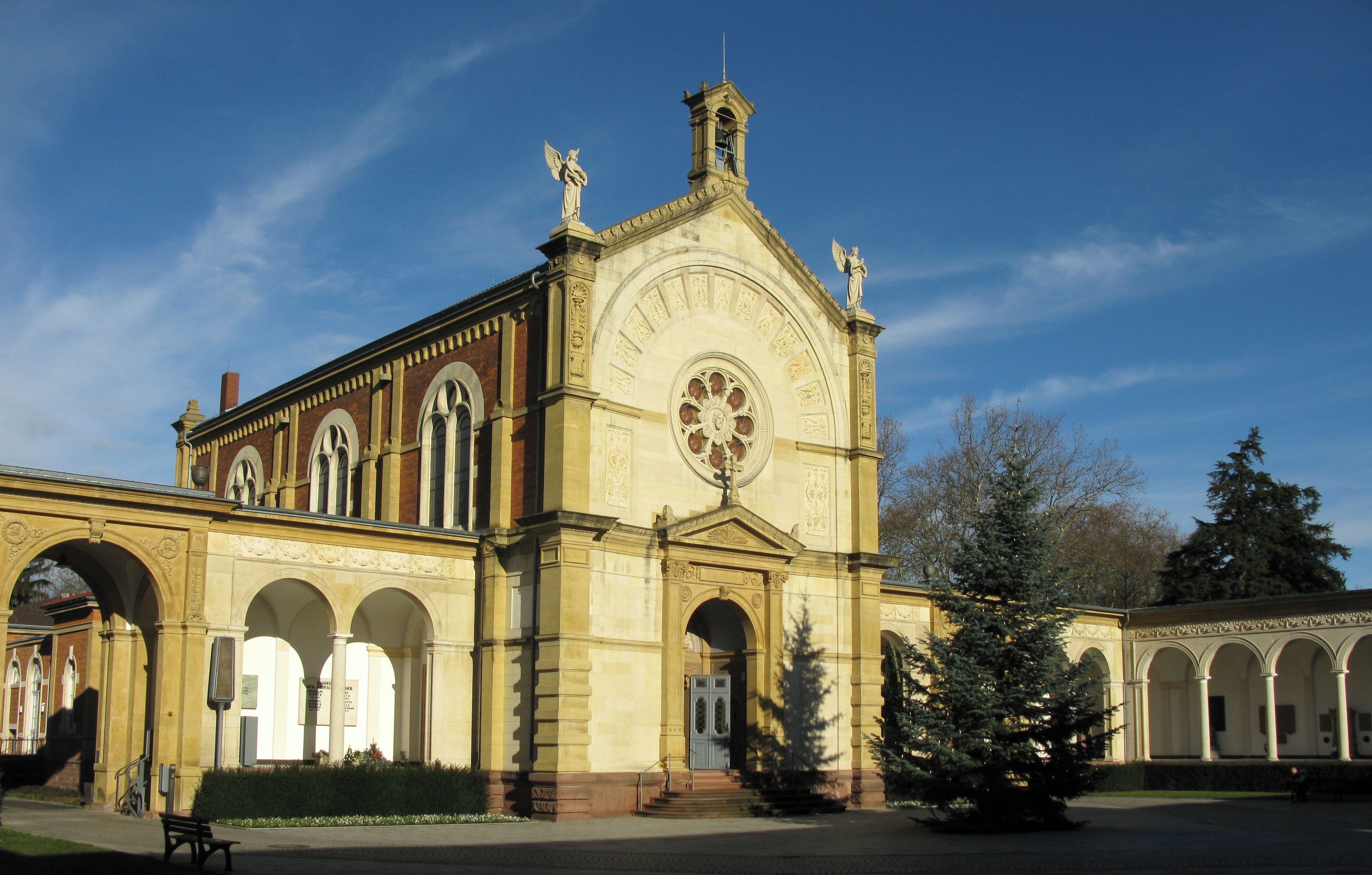 Hauptfriedhof Karlsruhe, Campo santo mit großer Kapelle 1874-76 von Josef Durm