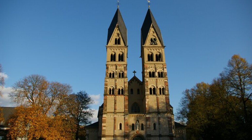The Twin Tower Church in Koblenz has such stunning architecture.
#travel #photography #twintowerchurch #koblenz #germany #architecture #history
