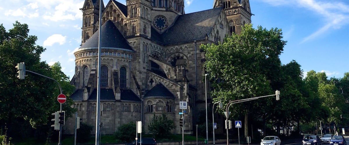 Built at the beginning of the 20th century, the Herz-Jesu-Kirche or "Sacred Heart Church" in Koblenz is one of the most important Neo-Romanesque sacred buildings in Germany. The church was built from 1900 to 1903 to the plans of Ludwig Becker, who would go on to be the Mainz Cathedral master builder. The Herz-Jesu-Kirche was consecrated on 19th May 1904. The church was severely damaged in an air raid in 1944 and was completely burnt out. It was rebuilt from 1950 - 1953 after the Second World War. Koblenz forms the northern limit of the UNESCO Rhine Gorge World Heritage Site.