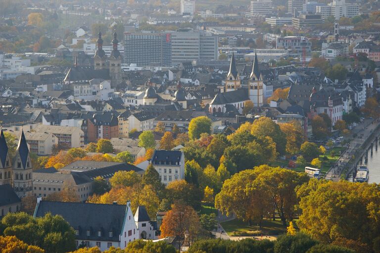 We loved seeing this view of Old Towne Koblenz, Germany.

#travel #photography #cityview #koblenz #germany 