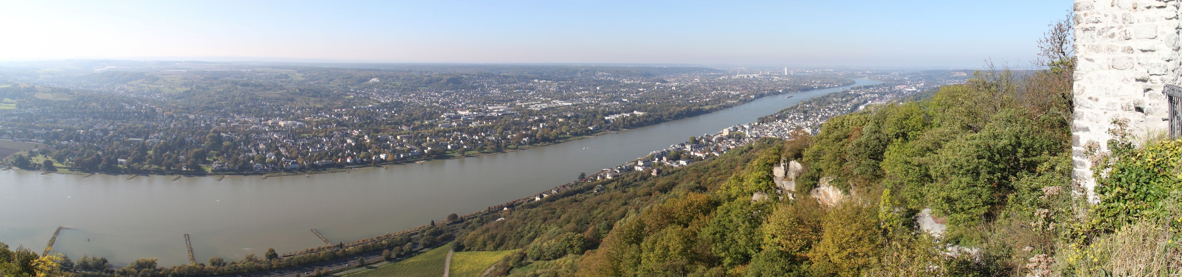 Blick vom Drachenfels (Siebengebirge) auf das Rheintal bei Bad Godesberg