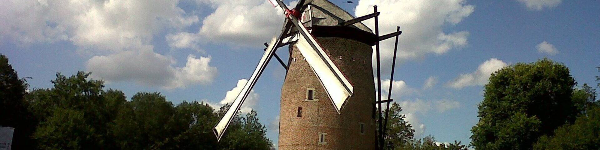 This is a photograph of an architectural monument., no. 31