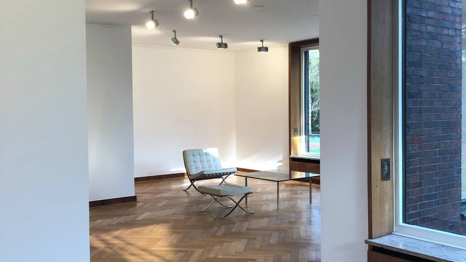 Mies van der Rohe Building... Bauhaus architecture par excellence ❤️