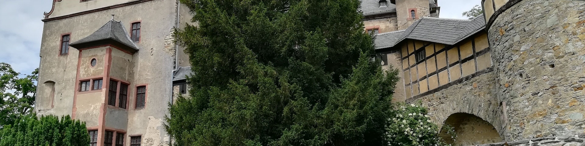 Burg Kronberg (Prinzenturm rechts)