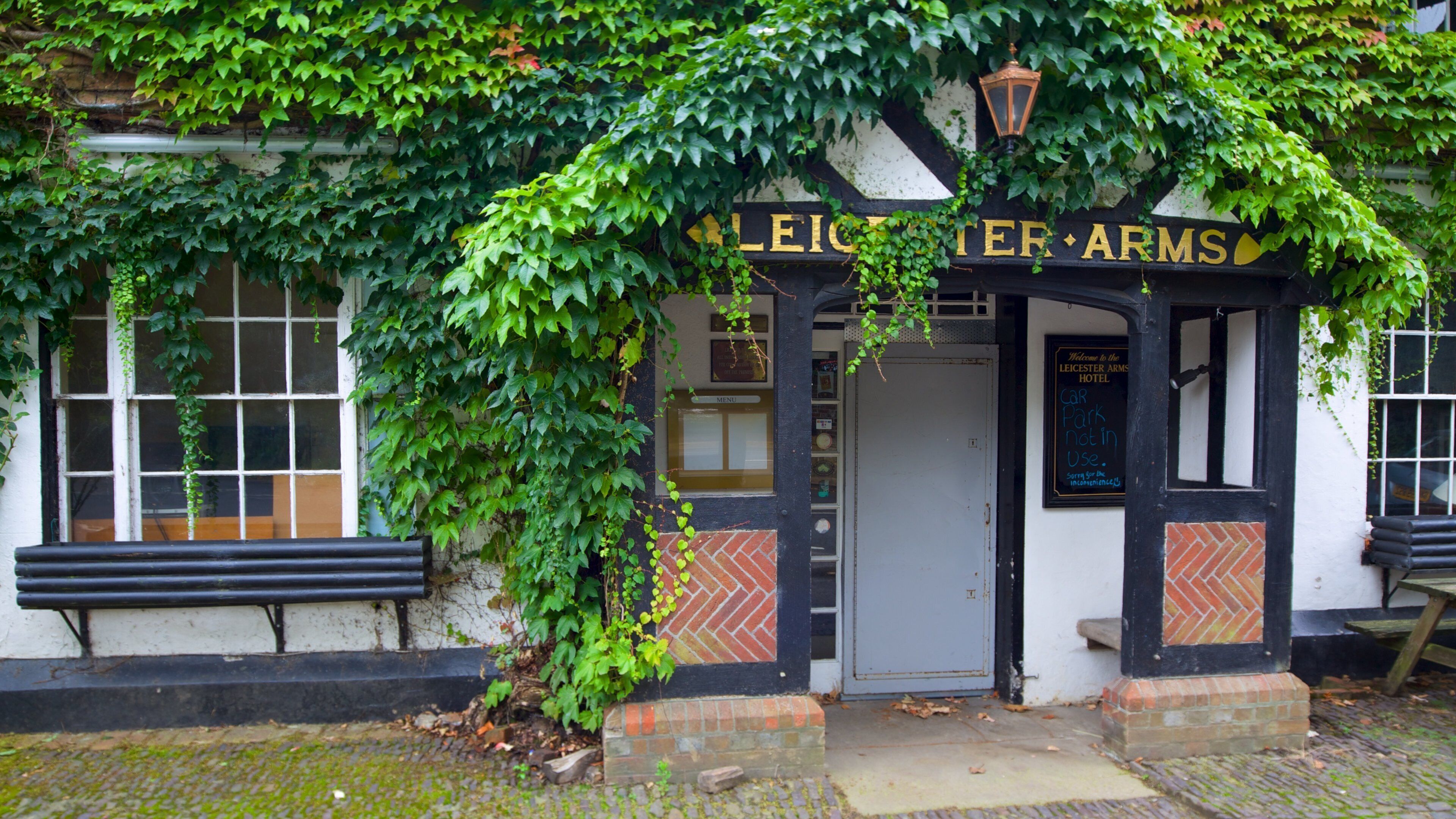 Tonbridge toont een huis en bewegwijzering