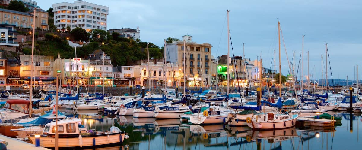 Torquay which includes a bay or harbor