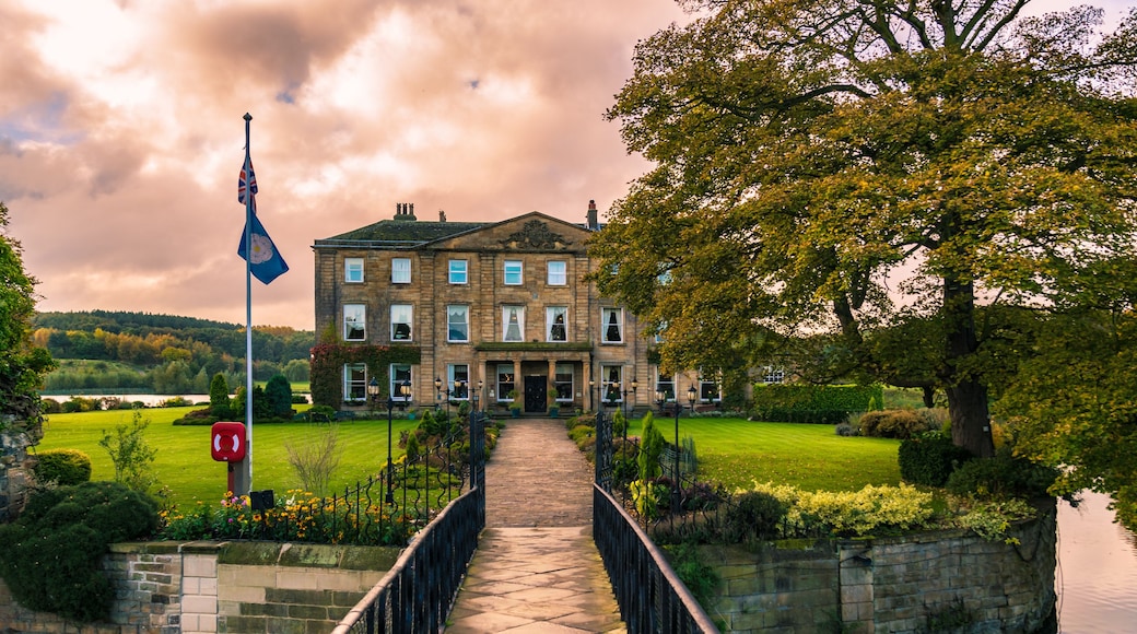 Walton Hall in a scenic setting of rolling parkland with its own
