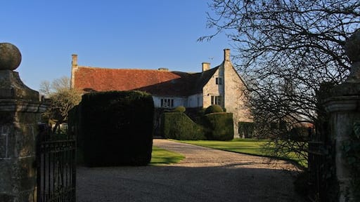 Knook Manor This is a detached L-plan C16 manor house, that underwent alteration in the early part of the C17. It was restored in the 1920s by the Crichton-Maitland family. Grade I Listed.