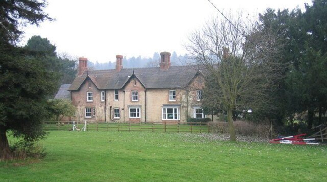 Walton. Looking south across a paddock in the middle of the village.