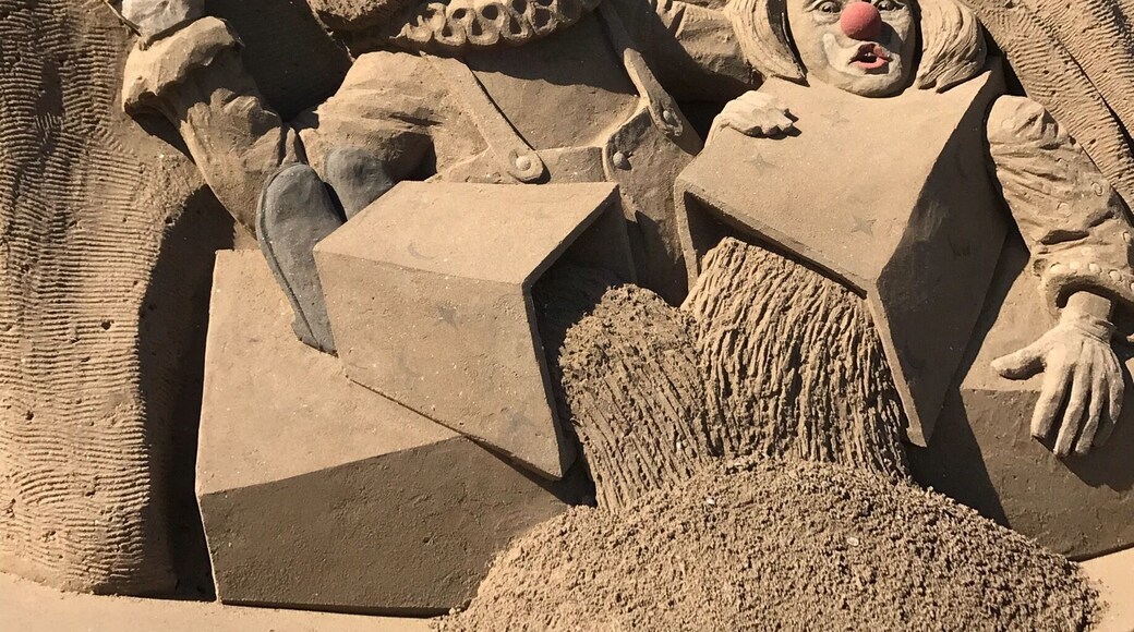 Interesting exhibits in sand by artists from various countries