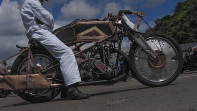 The test hill at brooklands, where vintage machines are put through their paces.
The first motor racing circuit in the world.
#Trovember