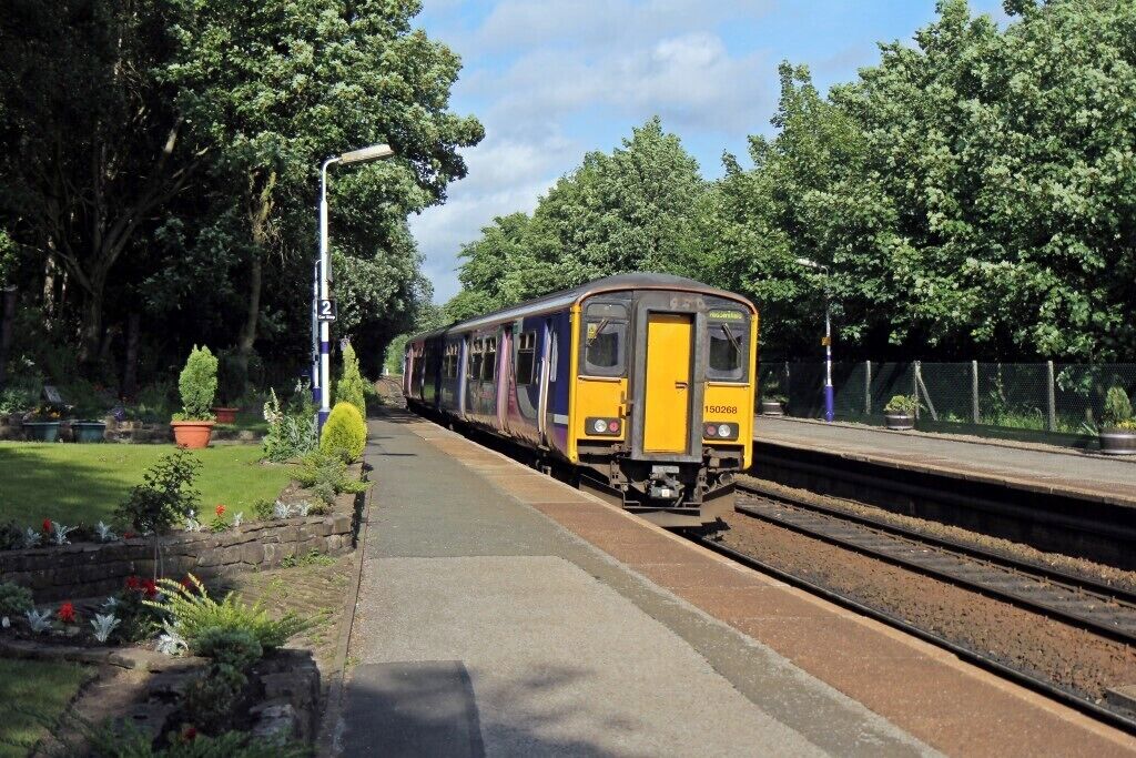 Northern Rail Class 150, 150268, Hindley railway station