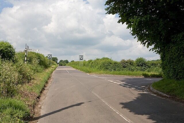 Turning to Three Maids Hill on Littleton to Crawley minor road