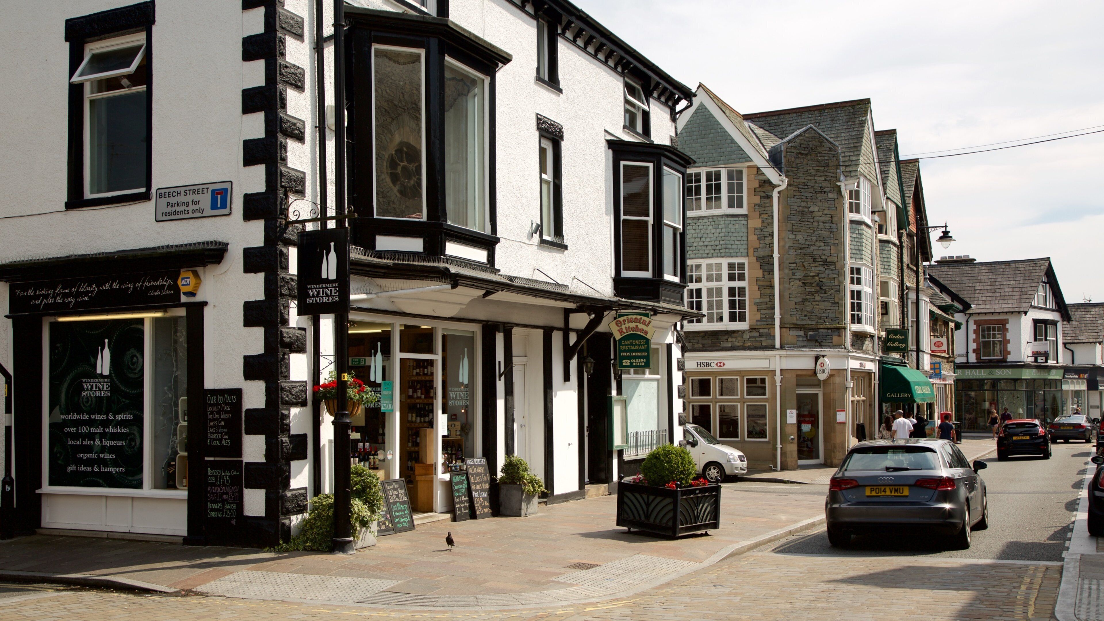 Windermere showing street scenes, signage and heritage architecture