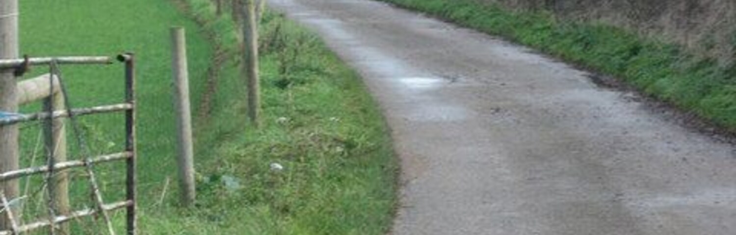 Farm Lane This lane just south of New Barn Farm crosses the River Evenlode before reaching Purwell Farm