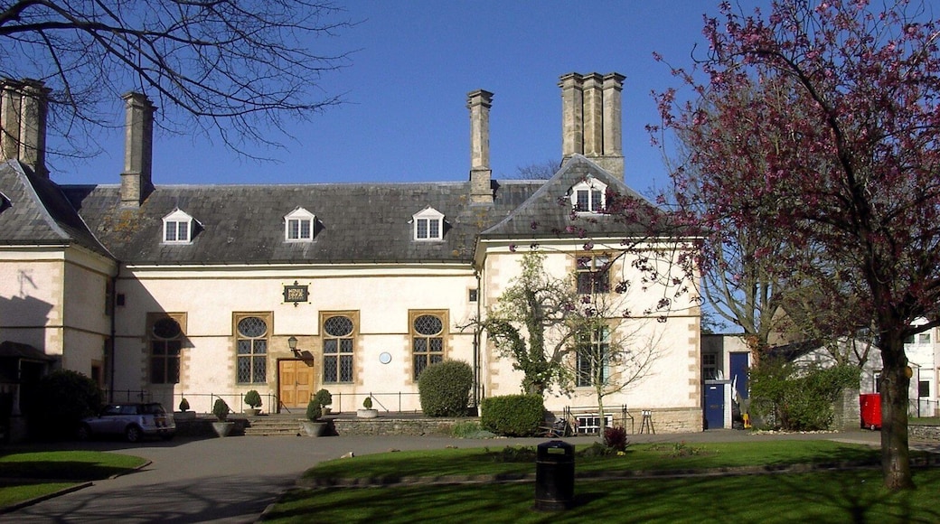 Henry Box School, Witney