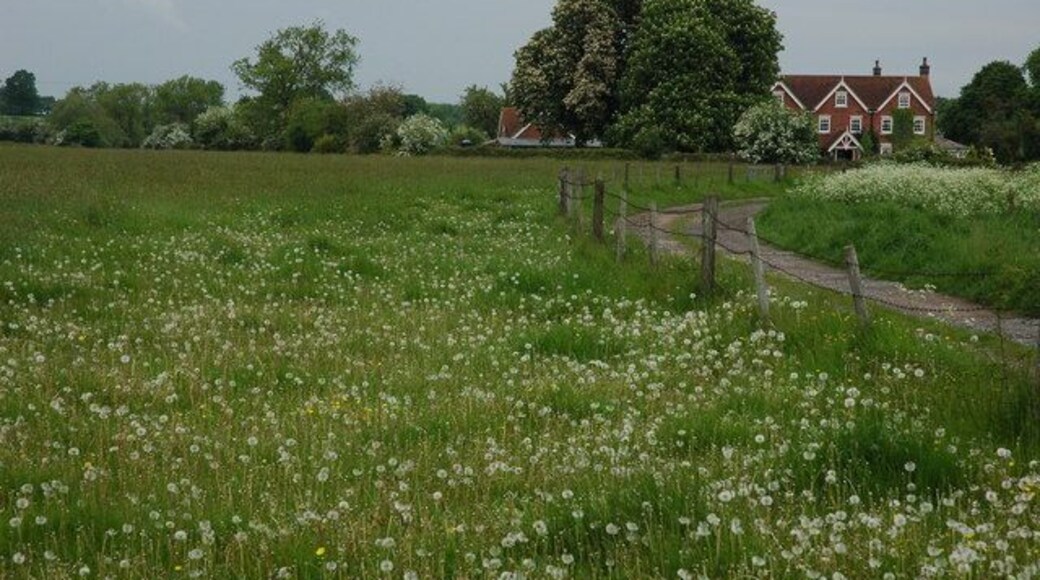 Manor House, near Crowle Simply named the Manor House, this house is to the north-west of Froxmere Court near Crowle.