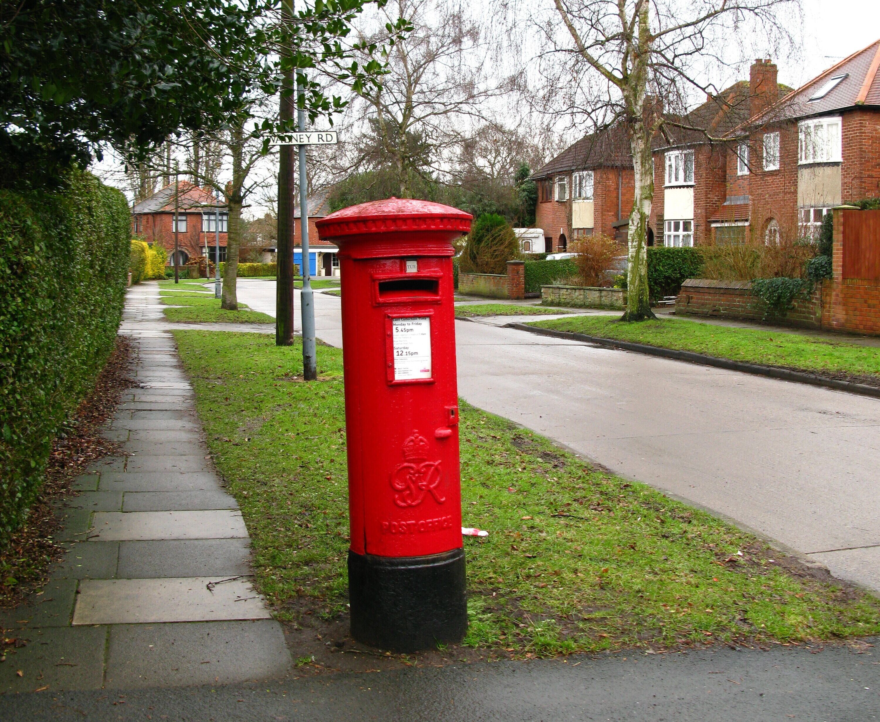 Walney Road, York GR VI Pillarbox number YO31 42.
