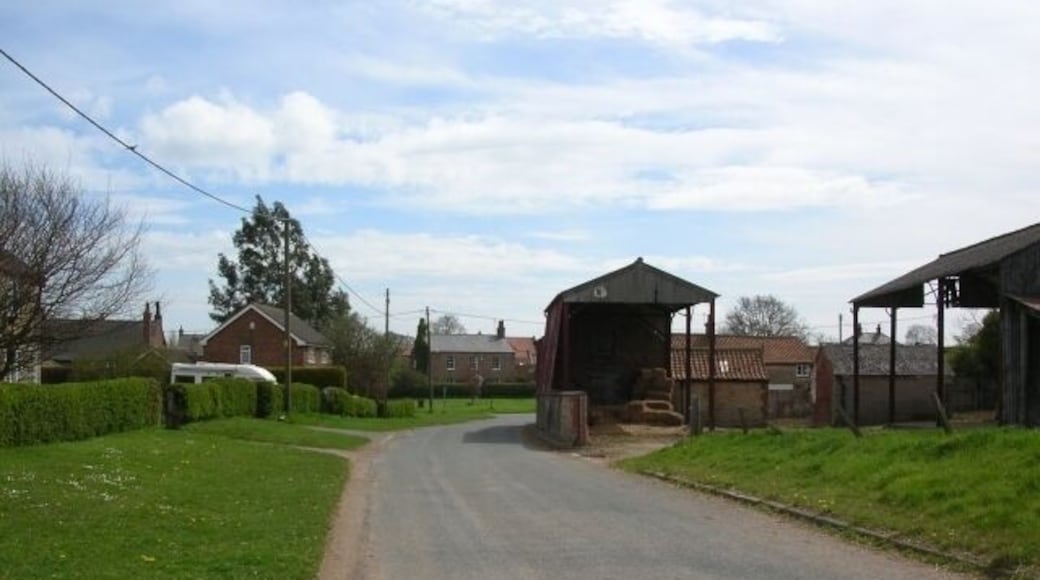 Farm buildings at Barton Le Willows This is a view of Barton Le Willows from the Barton Hill road.