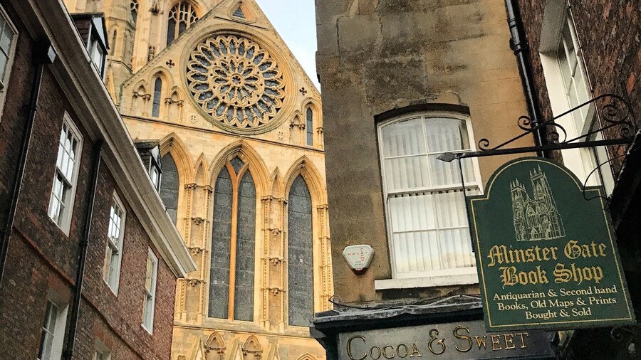 Cobbles Streets Minister View