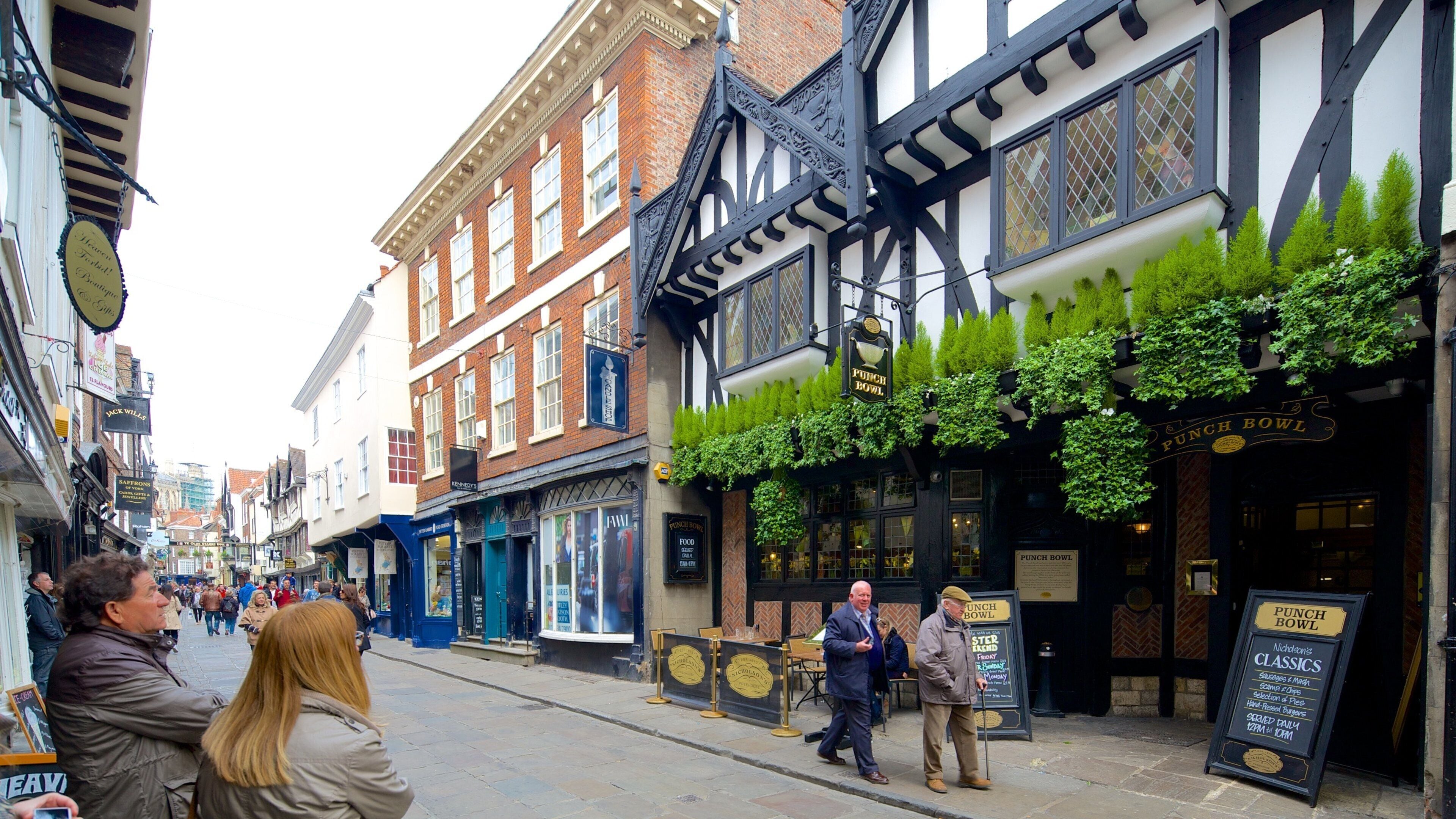 York que incluye escenas urbanas, señalización y patrimonio de arquitectura