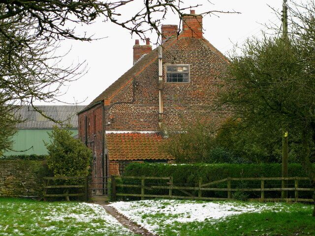 Low Riseborough Farm Viewed from the footpath running through the orchard.