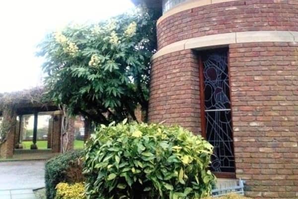 Pretty sidewalk around the church.