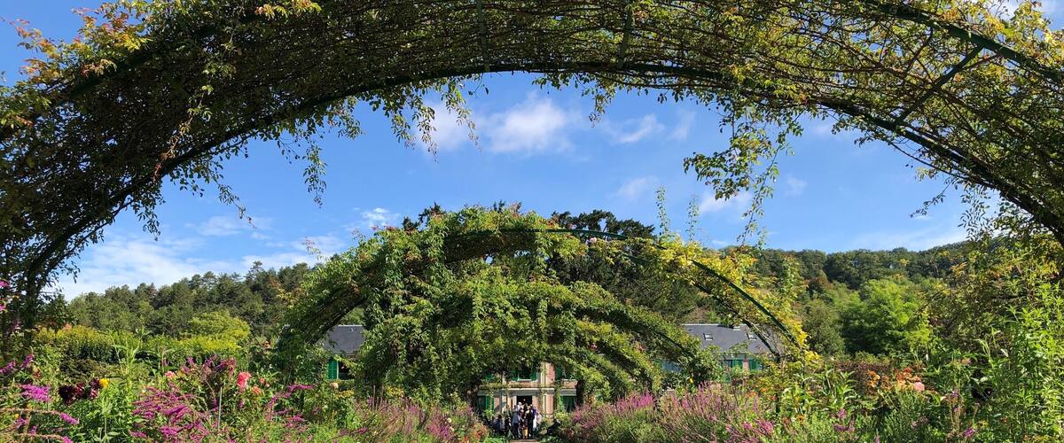 Giverny is a short day trip outside of Paris and is absolutely spectacular. This was back in mid-August.
We took a self-guided tour of Monet’s home and gardens, including the famous water lily pond. It was stunning, truly. The gardens were so lively and it was amazing to see just how much Monet was able to convey that in his paintings. #history