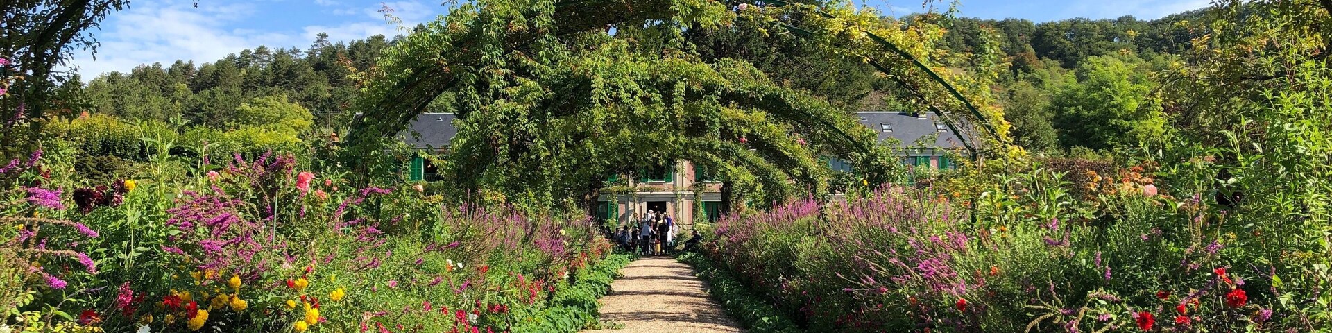 Giverny is a short day trip outside of Paris and is absolutely spectacular. This was back in mid-August.
We took a self-guided tour of Monet’s home and gardens, including the famous water lily pond. It was stunning, truly. The gardens were so lively and it was amazing to see just how much Monet was able to convey that in his paintings. #history