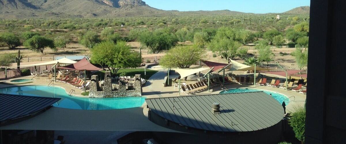 A view of the pool and surrounding desert!