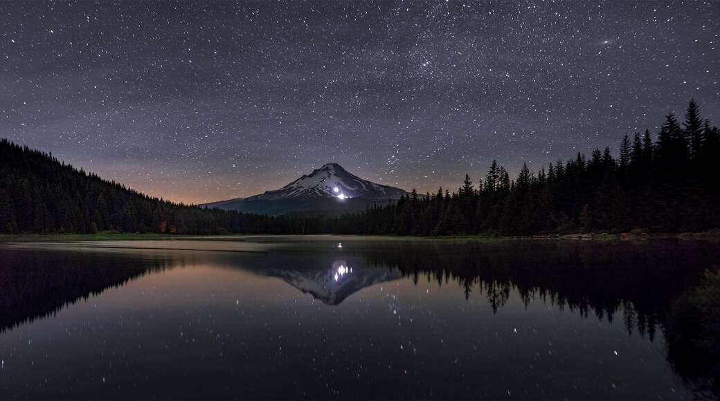 I flew out to Oregon this past week and drove around the northern part of the state. One of the highlights was watching sunset and then stars come up at Trillium Lake just south of Mount Hood.