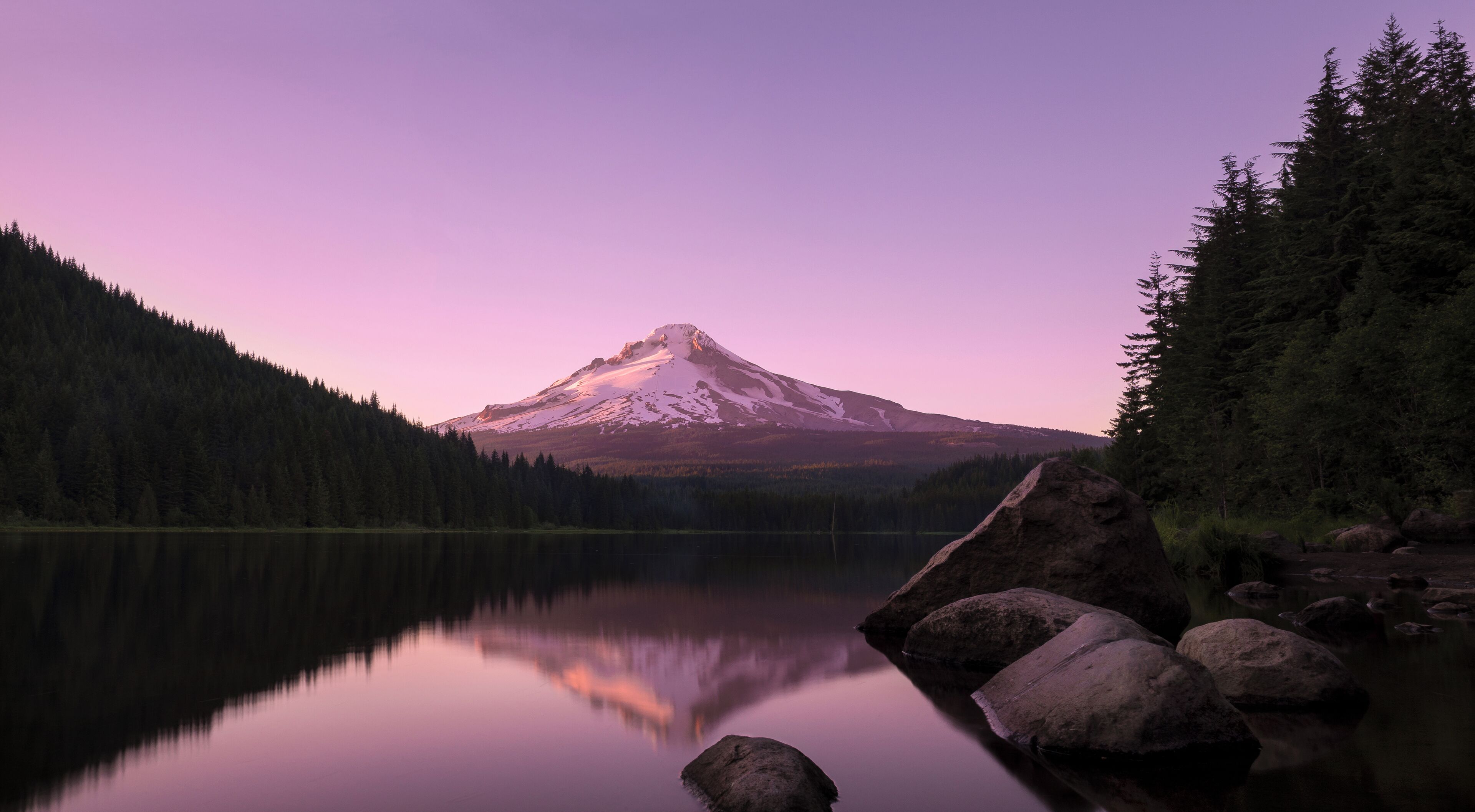 A nice, quiet lake at the base of Mt Hood. #ADVENTURE