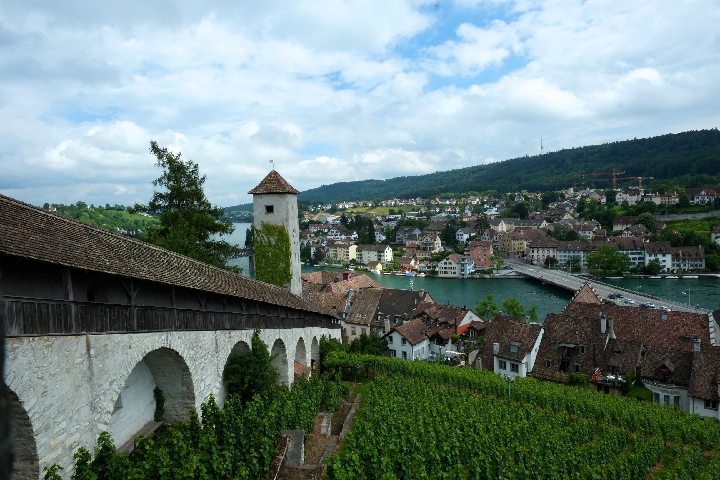The Munot is a circular 16th century fortification in the center of the Swiss city of Schaffhausen. It is surrounded by vineyards and serves as the city's symbol. The ring-shaped fortress was built in the 16th century.