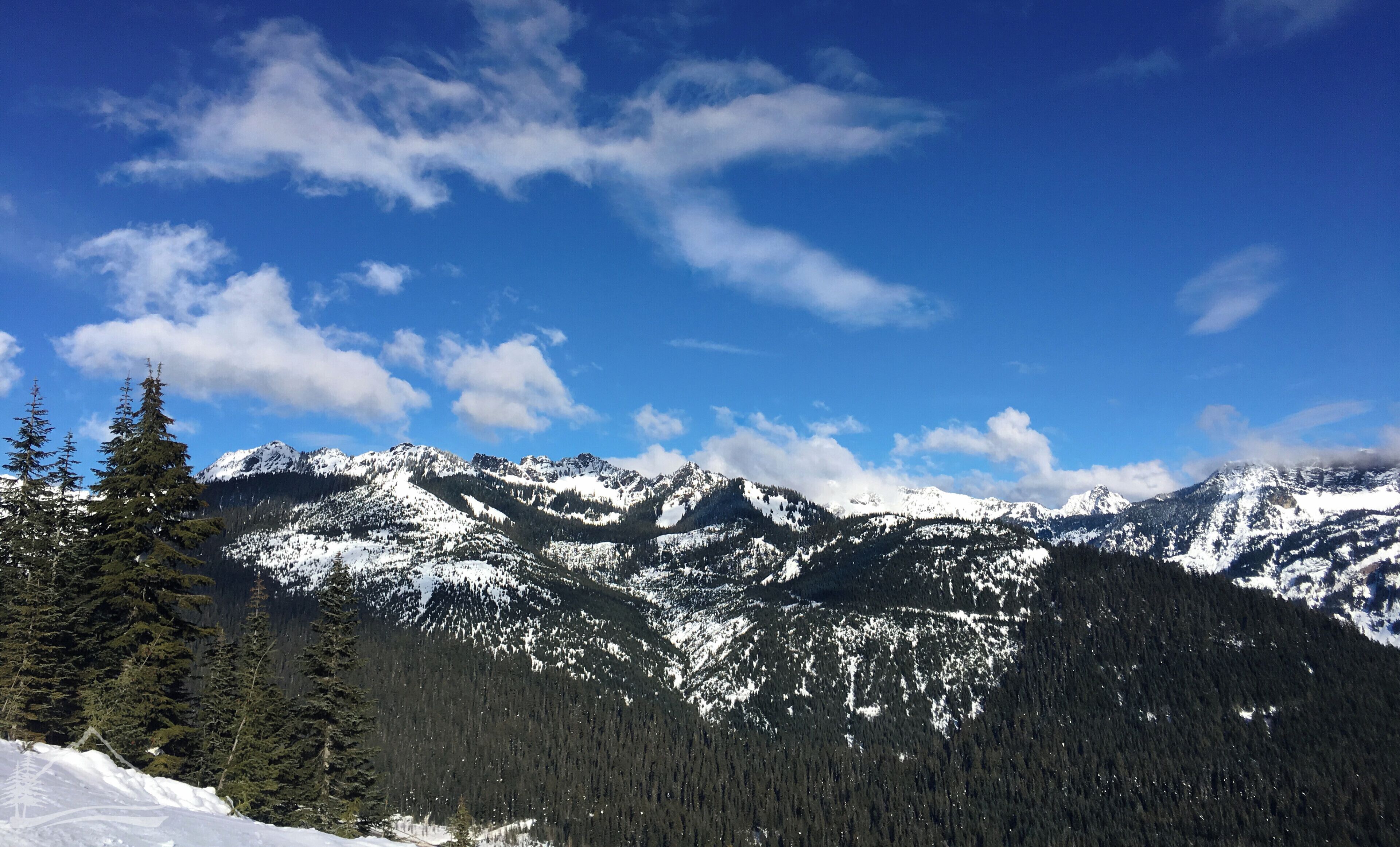 A wonderful place to ski with breathtaking views of the Cascade Mountains.

#view #roadtrip #blue #outdoors #blackdiamond #snow #trees #i90 #sun #fun #parks #sport #powder #Mountains #AboveItAll #GreatOutdoors 