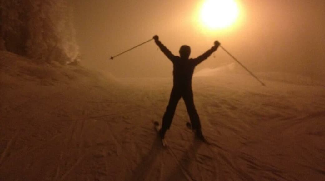 Night time is the best for skiing!