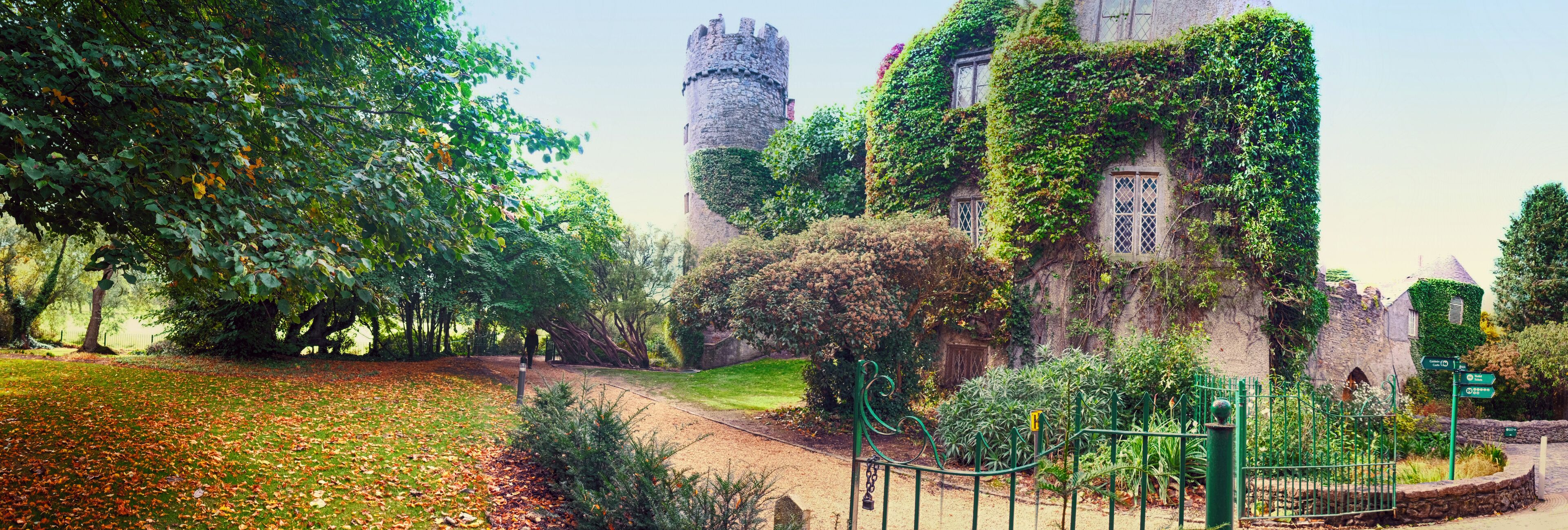  panorama of castle near Dublin